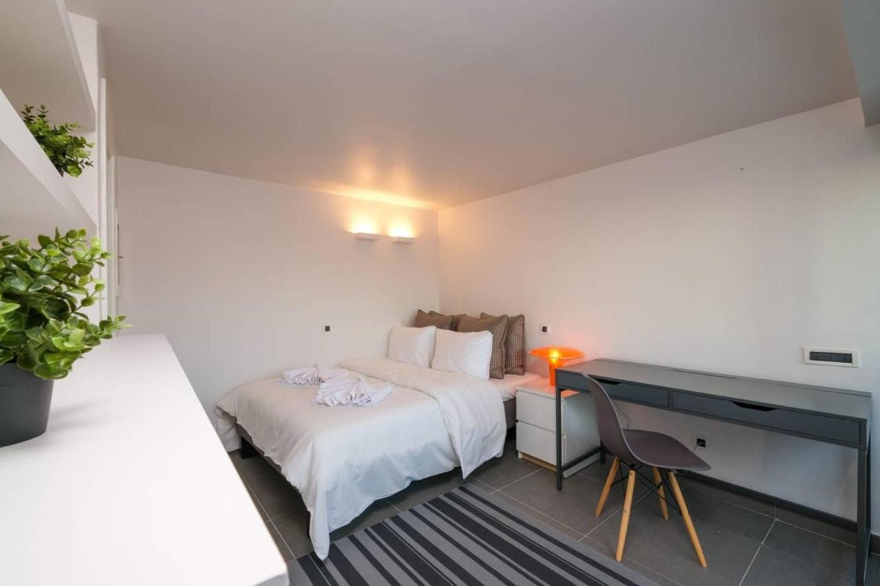 Urban Luxury Homm Apt. In Deinokratous Str. Appartamento Atene Esterno foto